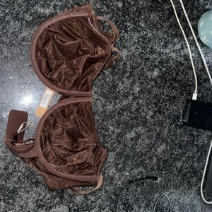 Skims underwire bra Nwt. Unlined. Cocoa color sizes 42D